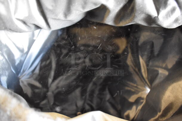 Black Insulated Food Carrying Bag. 17x27x20 - Image 4 of 4