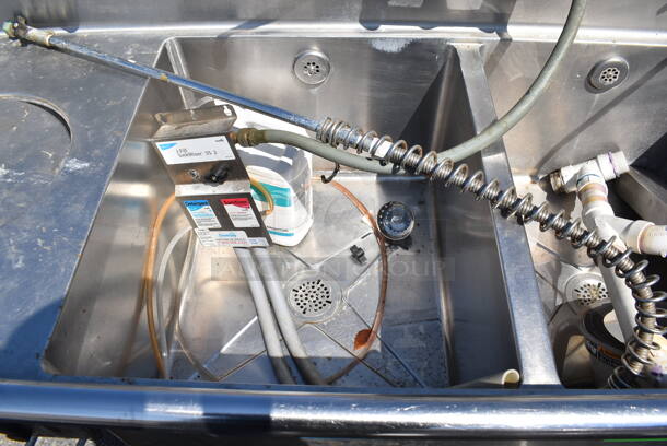 Stainless Steel Commercial 3 Bay Power Soak Sink w/ 2 Faucets, Handles and Spray Nozzle Attachment. 102x30x48. Bays 20x24x14 - Image 3 of 7
