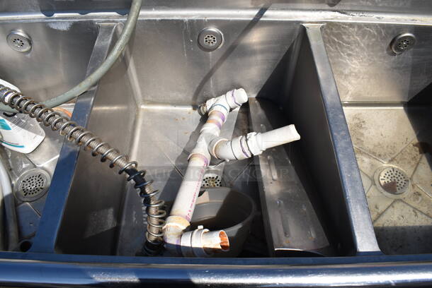 Stainless Steel Commercial 3 Bay Power Soak Sink w/ 2 Faucets, Handles and Spray Nozzle Attachment. 102x30x48. Bays 20x24x14 - Image 4 of 7