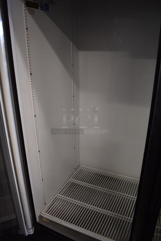 2013 True GDM-72 ENERGY STAR Metal Commercial 3 Door Reach In Cooler Merchandiser. 115/208-230 Volts, 1 Phase. 77x32x78 - Image 4 of 6