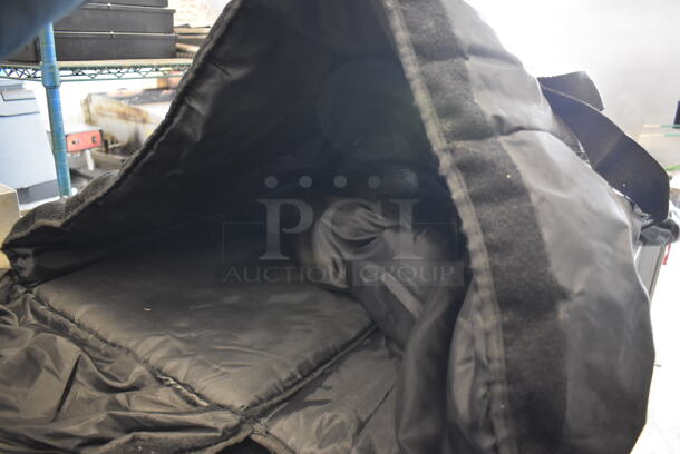 Black Insulated Food Carrying Bag. 24x27x6 - Image 5 of 5