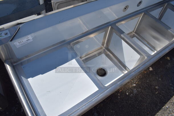 BRAND NEW SCRATCH AND DENT! Regency 600S31717218 Stainless Steel Commercial 16 Gauge 3 Bay Sink. No Legs. 92x22x26. Bays 18x16x13 - Image 2 of 6