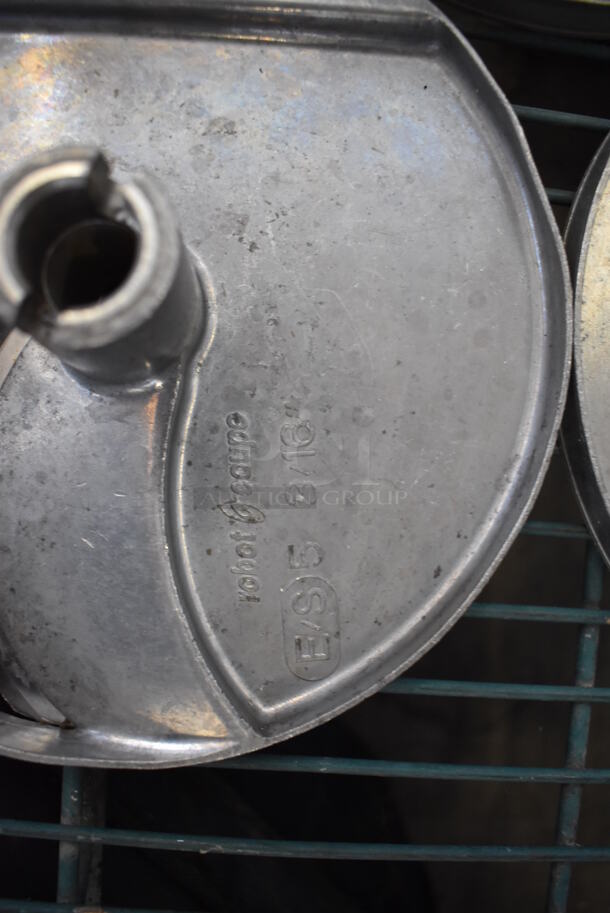 4 Robot Coupe Metal Slicing Food Processor Blades. E/S 1 3/64", E/S 5 3/16, EM/SD 8 5/16 and EM/SD14 9/16. 8x8x2. 4 Times Your Bid! - Image 3 of 7