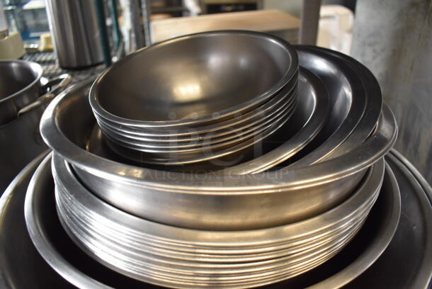 29 Various Metal Bowls. Includes 14x14x7. 29 Times Your Bid! - Image 3 of 3