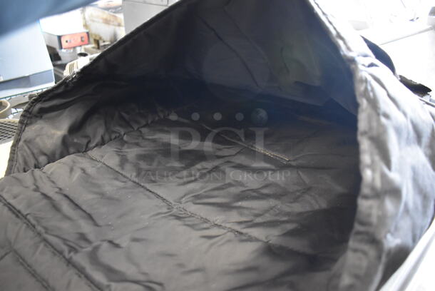 Cambro Black Insulated Food Carrying Bag. 26x26x6 - Image 5 of 6