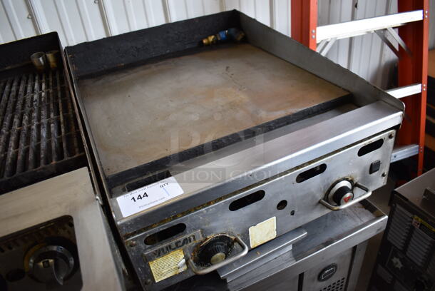 Vulcan MSA24-1 Stainless Steel Commercial Countertop Natural Gas Powered Flat Top Griddle. 54,000 BTU. 24x31.5x12 - Image 3 of 6