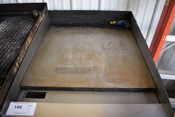 Vulcan MSA24-1 Stainless Steel Commercial Countertop Natural Gas Powered Flat Top Griddle. 54,000 BTU. 24x31.5x12 - Image 4 of 6