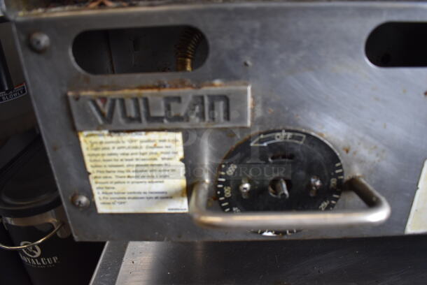 Vulcan Stainless Steel Commercial Countertop Natural Gas Powered Flat Top Griddle w/ Panini Press Lid and Thermostatic Controls. 36x36x18 - Image 4 of 6