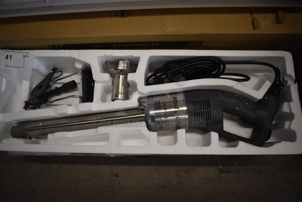 BRAND NEW IN BOX! Robot Coupe CMP400VV Stainless Steel Commercial Compact 16" Variable Speed Immersion Blender. 120 Volts, 1 Phase. 10x12x29. Tested and Working! - Image 1 of 6