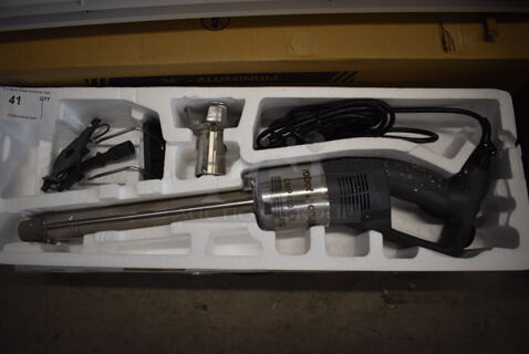 BRAND NEW IN BOX! Robot Coupe CMP400VV Stainless Steel Commercial Compact 16" Variable Speed Immersion Blender. 120 Volts, 1 Phase. 10x12x29. Tested and Working!