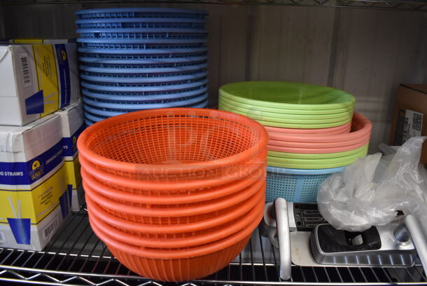 ALL ONE MONEY! Tier Lot of Various Items Including Straws and Poly Colanders - Image 3 of 5