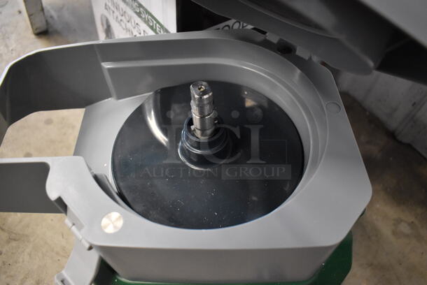 LIKE NEW! AvaMix VC60CN Metal Commercial Countertop Continuous Feed Food Processor w/ Shredding Blade. 120 Volts, 1 Phase. 16x12x16. Tested and Working! - Image 5 of 9