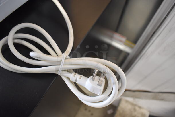 BRAND NEW SCRATCH AND DENT! Whynter IMC-330WS Stainless Steel Commercial Countertop Portable Ice Maker. 115 Volts, 1 Phase. 12x15x13. Tested and Working! - Image 6 of 6