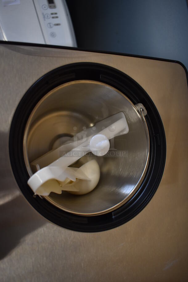 BRAND NEW SCRATCH AND DENT! Whynter ICM-220SSY Stainless Steel Countertop Ice Cream Yogurt Maker. 110-120 Volts, 1 Phase. 17x12x10.5. Tested and Working! - Image 4 of 7