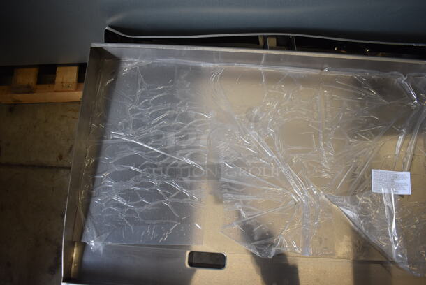 BRAND NEW SCRATCH AND DENT! 2022 Cooking Performance Group 351GTCPG72NL Stainless Steel Commercial Countertop 72" Natural Gas Powered Flat Top Griddle w/ Thermostatic Controls. Missing Knobs and 1 Burner. 180,000 BTU. 72x30x13 - Image 7 of 9