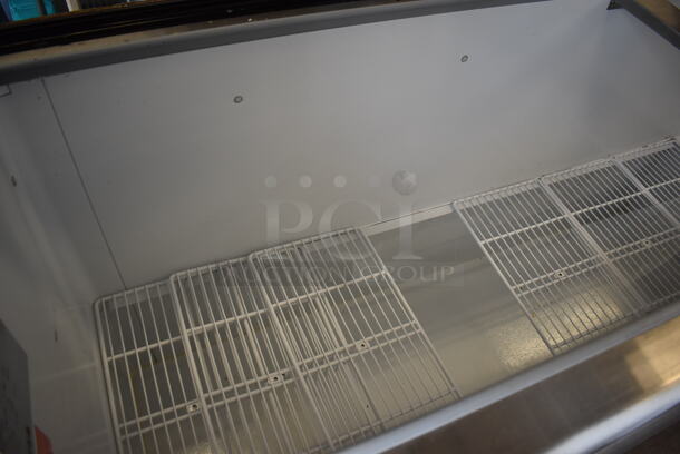 Master-Bilt DD-88 Metal Commercial Ice Cream Dipping Cabinet. 115/208-230 Volts, 1 Phase. 89x28x54. Tested and Working! - Image 3 of 7