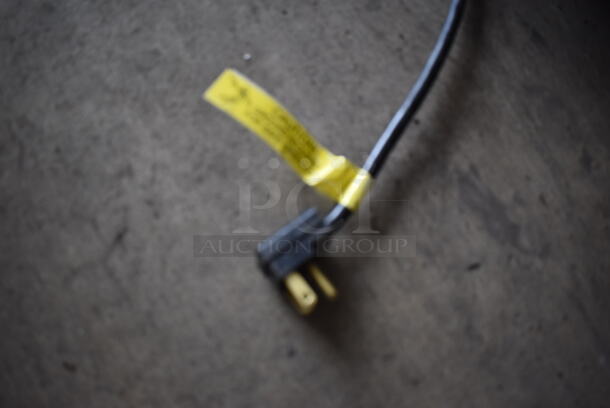 Master-Bilt DD-88 Metal Commercial Ice Cream Dipping Cabinet. 115/208-230 Volts, 1 Phase. 89x28x54. Tested and Working! - Image 7 of 7