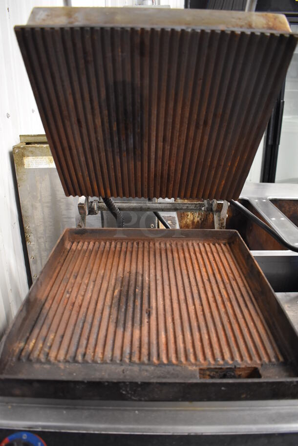 Star Pro Max Stainless Steel Commercial Countertop Panini Press. 208 Volts, 1 Phase. 15x24.5x15.5 - Image 4 of 6