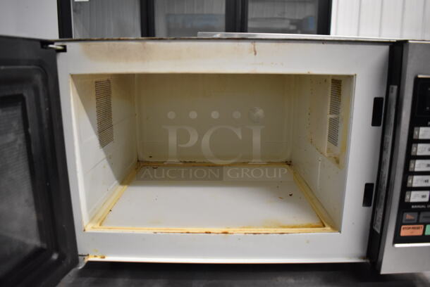 Panasonic NE-1054F T Stainless Steel Commercial Countertop Microwave Oven. 120 Volts, 1 Phase. 20x13x12 - Image 4 of 5