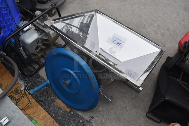 Metal Gravity Feed Hopper. 25x21x16 - Image 4 of 5