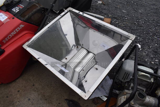 Metal Gravity Feed Hopper. 25x21x16 - Image 2 of 5