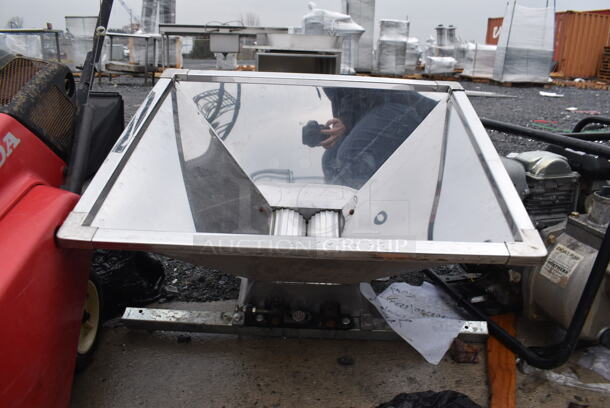 Metal Gravity Feed Hopper. 25x21x16 - Image 3 of 5