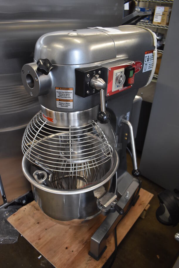 BRAND NEW SCRATCH AND DENT! Avantco MX20H Metal Commercial 20 Quart Planetary Dough Mixer w/ Stainless Steel Mixing Bowl, Guard, Dough Hook, Paddle and Whisk Attachments. Fan Is Broken. 120 Volts, 1 Phase. 21x23x32. Tested and Working!