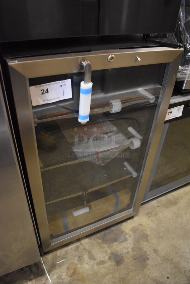 BRAND NEW SCRATCH AND DENT! Danby DBC039A1BDB Metal Commercial Single Door Cooler Merchandiser. 115 Volts, 1 Phase. 19x23x33. Tested and Working! - Image 4 of 8