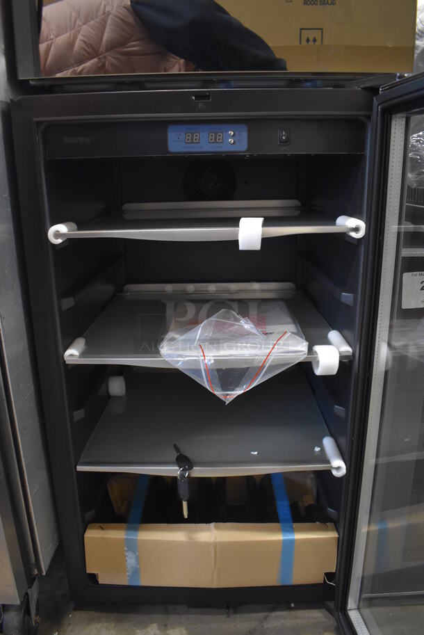 BRAND NEW SCRATCH AND DENT! Danby DBC039A1BDB Metal Commercial Single Door Cooler Merchandiser. 115 Volts, 1 Phase. 19x23x33. Tested and Working! - Image 6 of 8