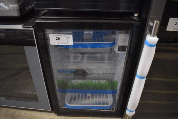 BRAND NEW SCRATCH AND DENT! Danby Metal Commercial Single Door Mini Cooler Merchandiser. 115 Volts, 1 Phase. 17x18x26. Tested and Working! - Image 2 of 6