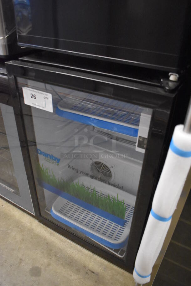 BRAND NEW SCRATCH AND DENT! Danby Metal Commercial Single Door Mini Cooler Merchandiser. 115 Volts, 1 Phase. 17x18x26. Tested and Working! - Image 4 of 6