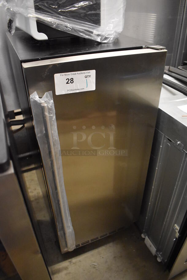 BRAND NEW SCRATCH AND DENT! Danby DIM32D1BSSPR Stainless Steel Commercial Self Contained Ice Machine. 115 Volts, 1 Phase. 15x23x34. Tested and Working! - Image 2 of 5