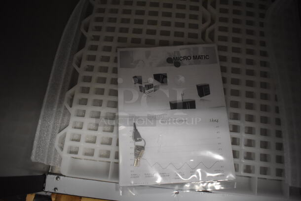 BRAND NEW SCRATCH AND DENT! 2019 Micro Matic MDD 23 E Stainless Steel Commercial Direct Draw Kegerator. Stock Picture Used For Gallery - Unit Does Not Come w/ Beer Tower Shown In Gallery Picture. 220 Volts, 1 Phase. 26x28x34. Tested and Working! - Image 4 of 6