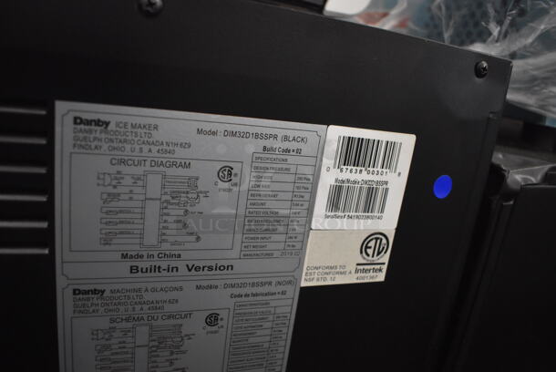 BRAND NEW SCRATCH AND DENT! Danby DIM32D1BSSPR Stainless Steel Commercial Self Contained Ice Machine. 115 Volts, 1 Phase. 15x23x34. Tested and Working! - Image 5 of 5