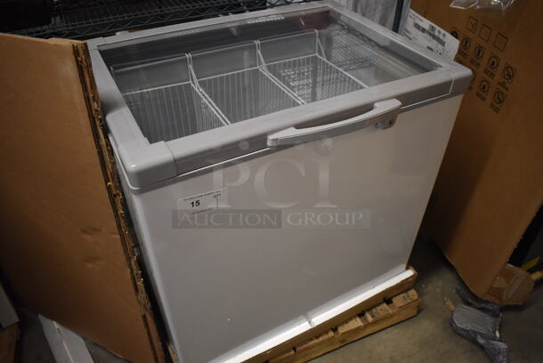 BRAND NEW IN BOX! XS246YBL Metal Commercial Chest Freezer Showcase Merchandiser w/ View Through Lid and Poly Coated Baskets. 32.5x24x33. Tested and Working! - Image 6 of 6