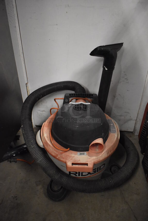 Rigid Poly Wet Dry Vac Vacuum Cleaner. 22x22x20. Tested and Powers On