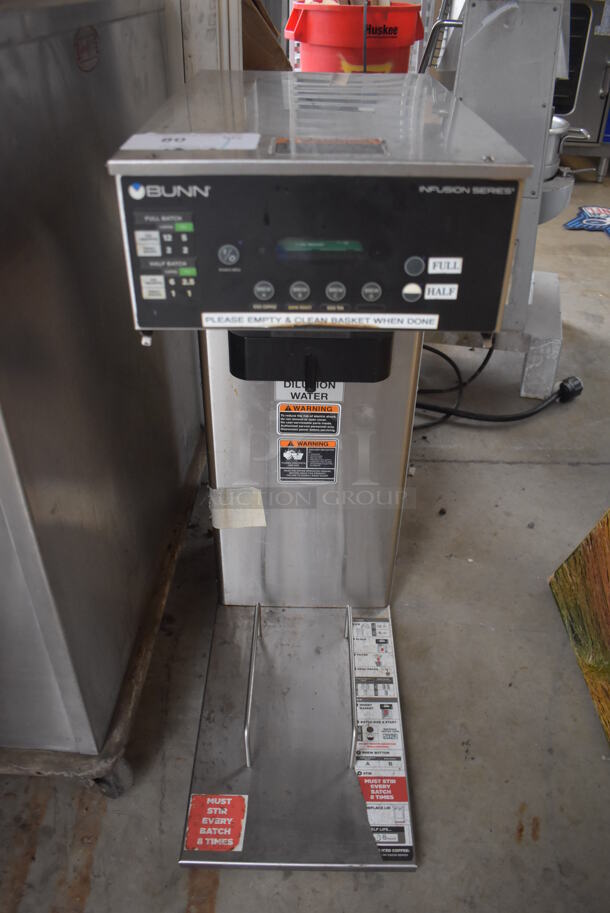 2019 Bunn IC3-DBC Stainless Steel Commercial Countertop Iced Tea Machine. 120/208 Volts, 1 Phase. 12x24x32