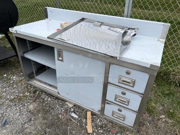 BRAND NEW SCRATCH AND DENT! Regency 600EBTB2460R Stainless Steel Counter w/ 3 Drawers, Under Shelf and Back Splash. 60x24x40 - Image 3 of 5