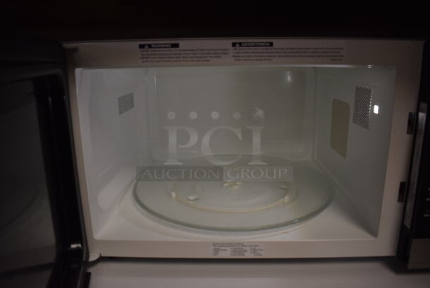 Panasonic The Genius Sensor Metal Countertop Microwave Oven. Unit Was In Working Condition When Restaurant Closed. (Front Kitchen) - Image 5 of 6