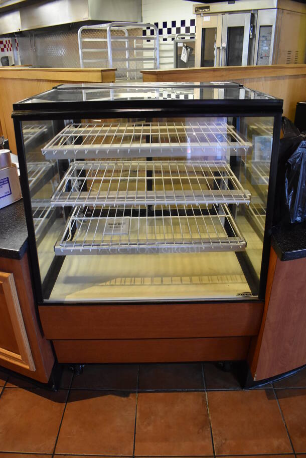 Federal Industries SGD3648 Metal Commercial Floor Style Dry Bakery Display Case Merchandiser. 120 Volts, 1 Phase. Unit Was In Working Condition When Restaurant Closed. (Front Kitchen)
