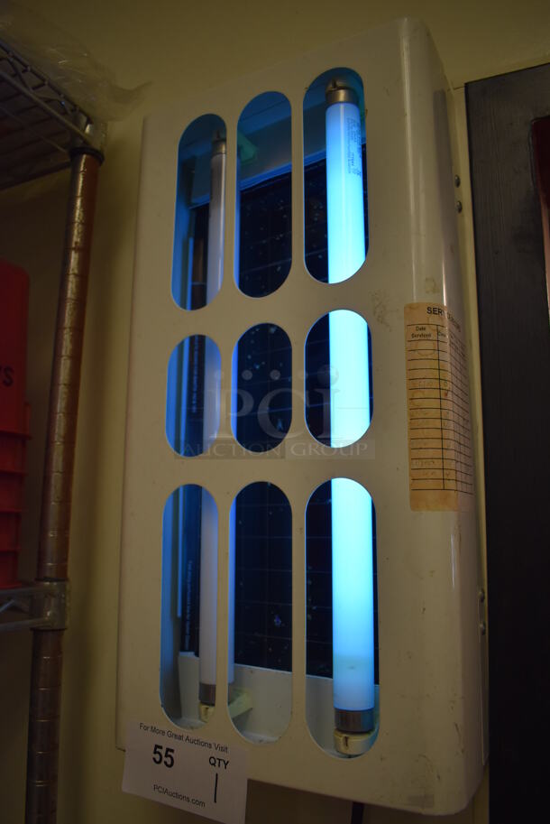 White Metal Wall Mount Bug Zapper. 115 Volts, 1 Phase. Tested and Working! (Kitchen) - Image 3 of 3