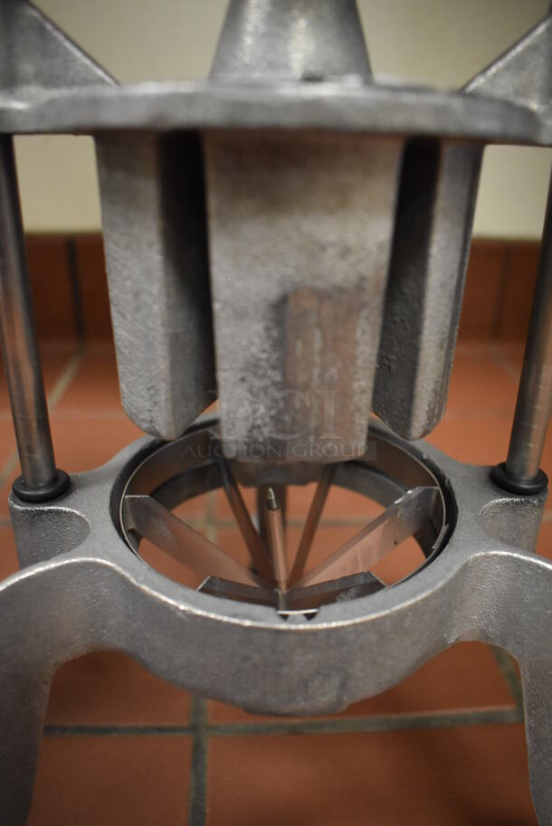 Lincoln Redco Metal Countertop Vegetable Wedger. (Kitchen) - Image 5 of 5