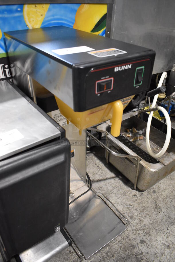 2016 Bunn TB3Q Stainless Steel Commercial Countertop Iced Tea Machine w/ Poly Brew Basket. 120 Volts, 1 Phase. 10x22x35 - Image 3 of 4