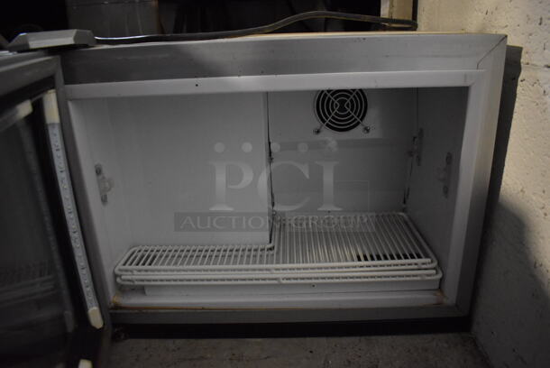 2015 Criotec CVZ-01 Metal Mini Cooler Merchandiser. 21x18x17. Tested and Working! - Image 3 of 4