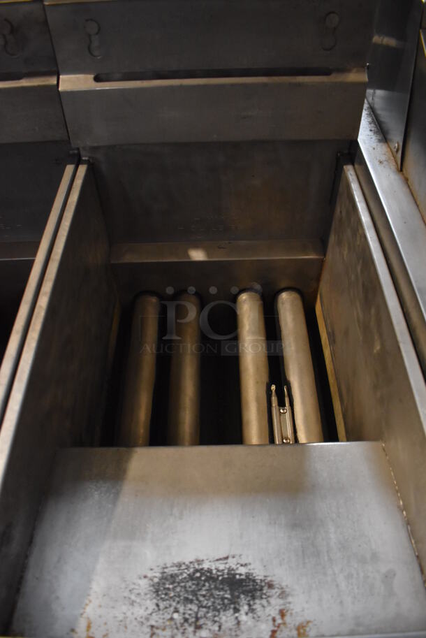 2016 Pitco Frialator 40D Stainless Steel Commercial Propane Gas Powered Deep Fat Fryer w/ 2 Metal Fry Baskets. 115,000 BTU. 15.5x30x47 - Image 4 of 6