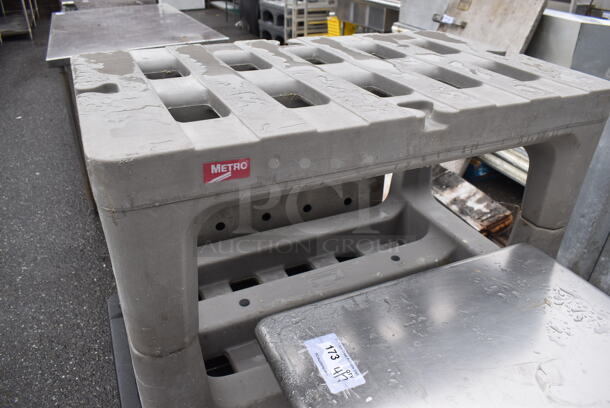 Metro Gray Poly Dunnage Rack. 36x22x12 - Image 3 of 3