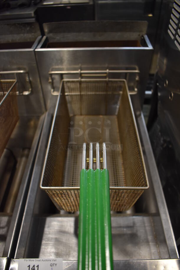 Dean SR152GP Stainless Steel Commercial Propane Gas Powered Deep Fat Fryer w/ Metal Fry Basket on Commercial Casters. 120,000 BTU. 16x30x46 - Image 4 of 6
