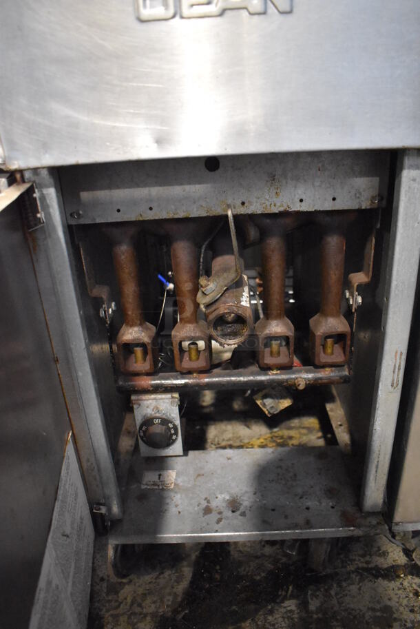Dean SR152GP Stainless Steel Commercial Propane Gas Powered Deep Fat Fryer w/ Metal Fry Basket on Commercial Casters. 120,000 BTU. 16x30x46 - Image 5 of 6