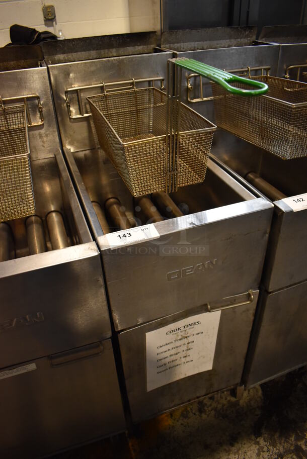 Dean SR152GP Stainless Steel Commercial Propane Gas Powered Deep Fat Fryer w/ Metal Fry Basket on Commercial Casters. 120,000 BTU. 16x30x46 - Image 2 of 6