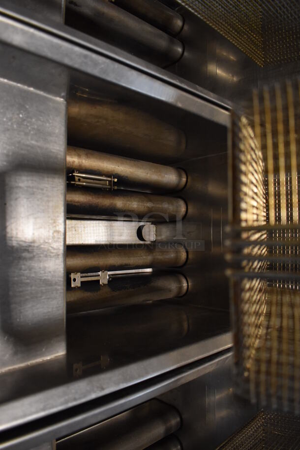Dean SR152GP Stainless Steel Commercial Propane Gas Powered Deep Fat Fryer w/ Metal Fry Basket on Commercial Casters. 120,000 BTU. 16x30x46 - Image 4 of 6